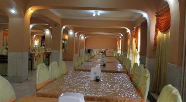 تالار یاس سفید اصفهان